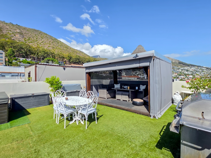 2 Bedroom Property for Sale in Sea Point Western Cape